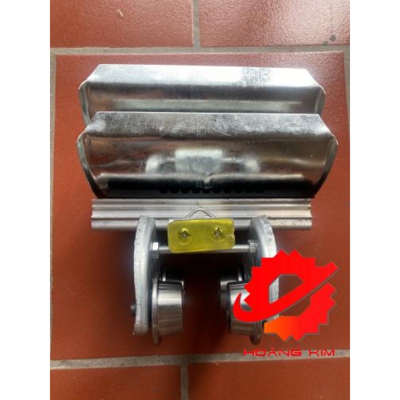 Con lăn treo cáp điện dầm I 2 tầng